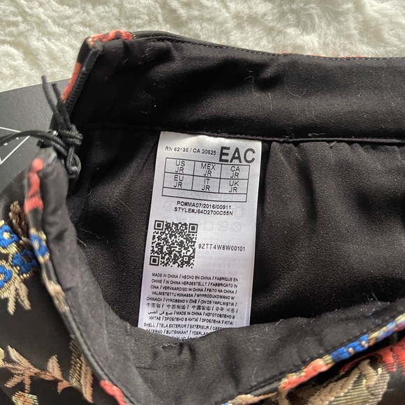 NWT Guess Skort for girls - Picture 6 of 6